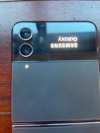 Samsung Galaxy Z Flip4