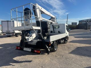 NISSAN  NT400 2013 CESTA ARTICULADA OILSTEEL 18MT