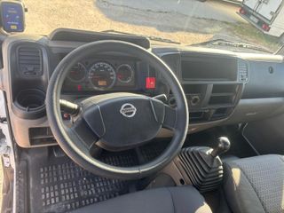 NISSAN  NT400 2013 CESTA ARTICULADA OILSTEEL 18MT