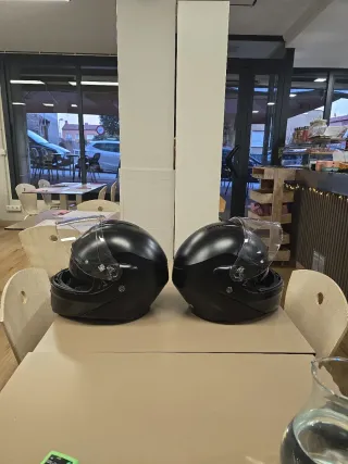 2 Cascos modulares AGV Negros