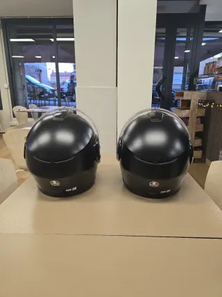 2 Cascos modulares AGV Negros