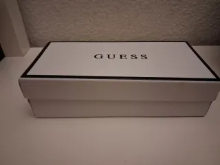 Bolso monedero Guess negro