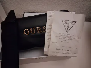 Bolso monedero Guess negro