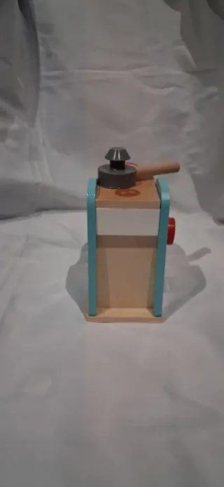 Cafetera de madera para niños