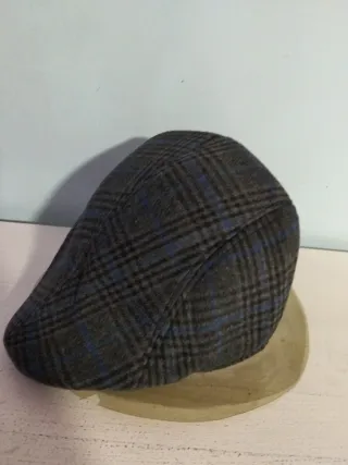 Gorra de pico con orejeras