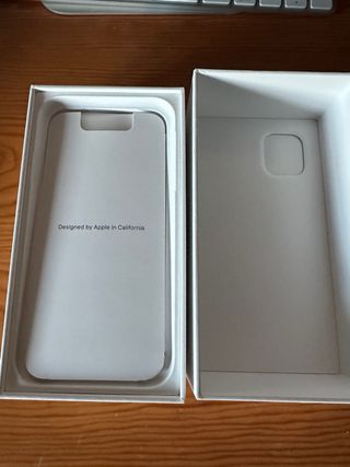 Caja iPhone 11 Negra
