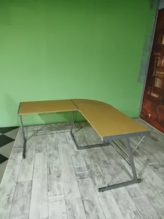 Mesa de oficina esquinera