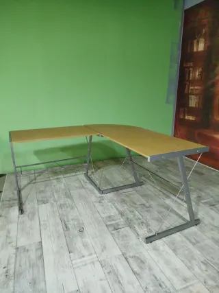 Mesa de oficina esquinera