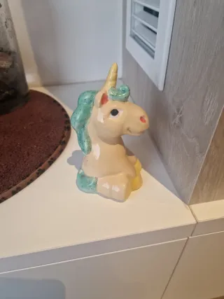 Unicornio de cerámica