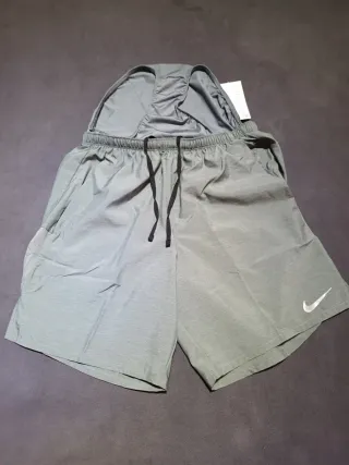 Pantalon corto Nike Running Dri-Fit Talla S