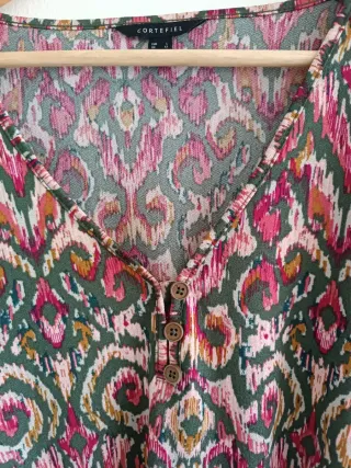 Vestido estampado verde y rosa