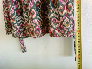 Vestido estampado verde y rosa