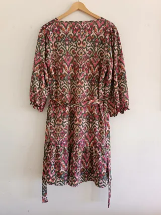 Vestido estampado verde y rosa