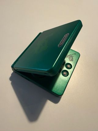Game Boy Advance SP Verde Rayquaza