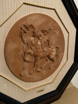 2 Cuadros con relieve de terracota