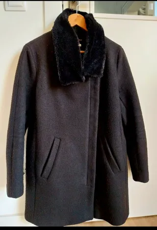 Abrigo lana paño negro cuello pelo extraible