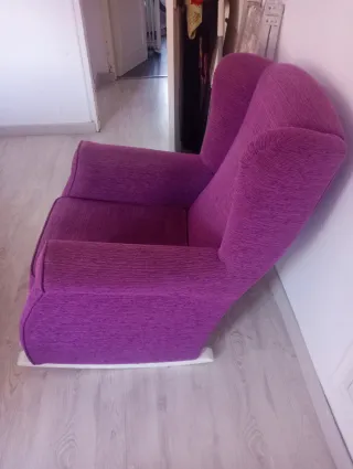 Mecedora lactancia morada