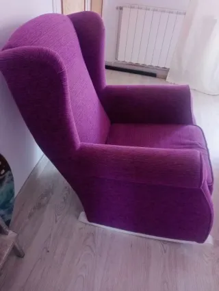 Mecedora lactancia morada