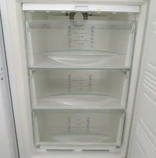 Nevera Combi Liebherr 1.79x55cm No Frost