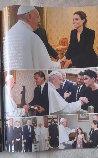 Revista Hola sobre Papa Francisco