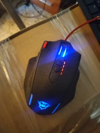 ORDENADOR MESA LENOVO Core i5PRO 8GB RAM 500Dd