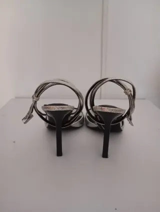 Tacones Zara plateados talla 36