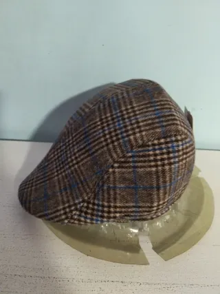 Gorra de pico con orejeras