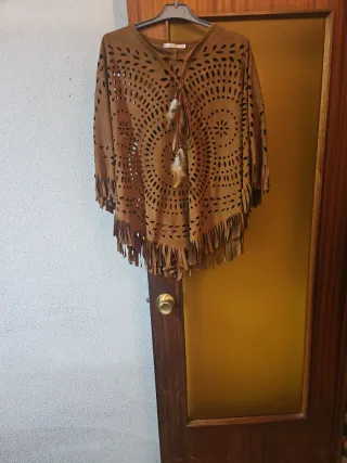 Chaleco antelina marrón flecos sin estrenar