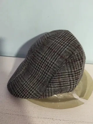 Gorra de pico con orejeras