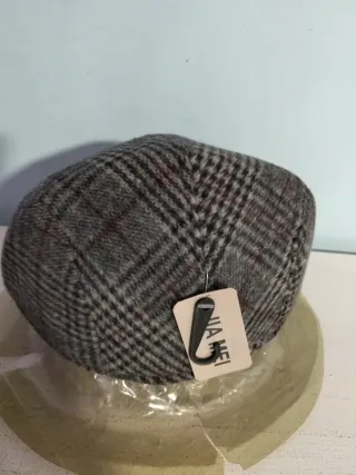 Gorra de pico con orejeras