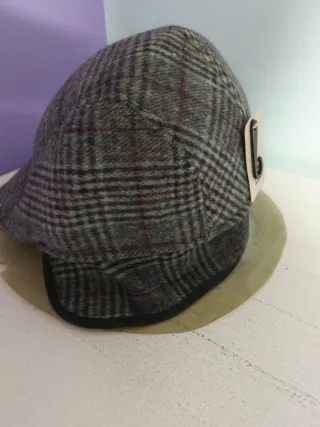 Gorra de pico con orejeras