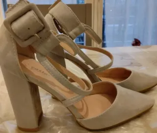 Scarpe con tacco grigie n. 38