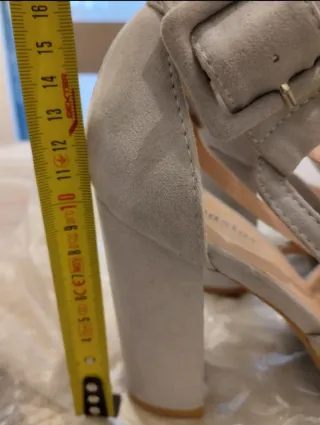 Scarpe con tacco grigie n. 38