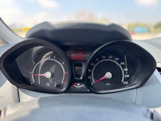 FORD FIESTA Trend 2010 93.000km Etiqueta C