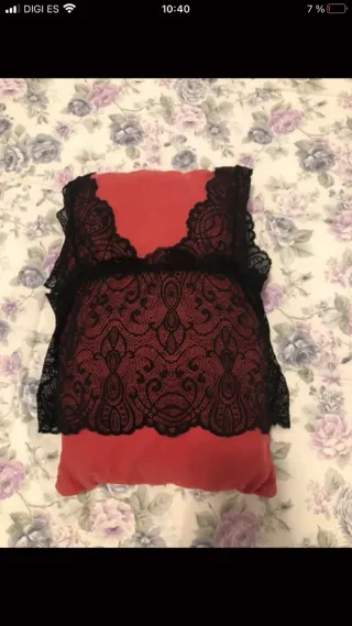 Top encaje negro