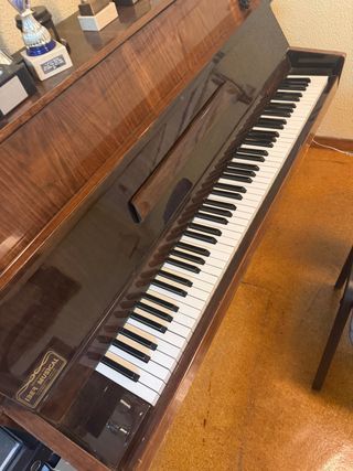 Piano IBER MUSICAL