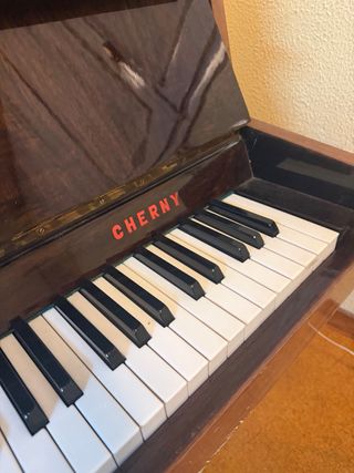 Piano IBER MUSICAL