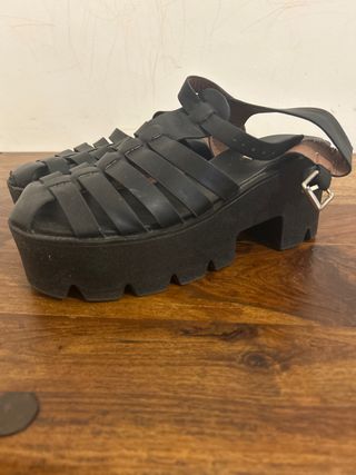 Sandalo nero platform