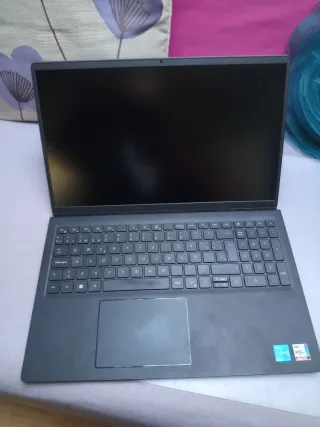 Portátil Dell Vostro i5 16GB RAM 512GB SSD