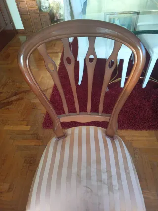 Silla de comedor de madera y tela