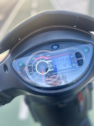 Moto SYM Symphony SR 125 Marrón