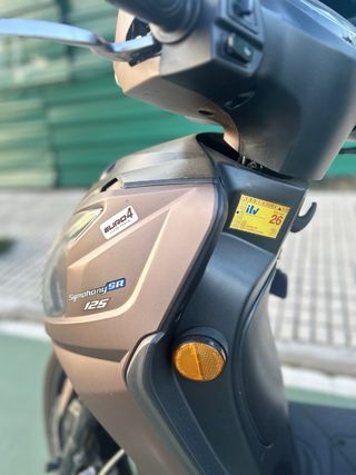 Moto SYM Symphony SR 125 Marrón