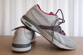 Zapatillas Reebok Mujer Grises y Rojas