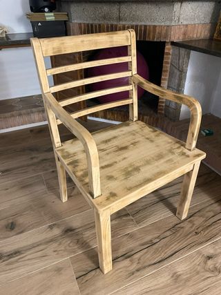 Silla de madera maciza