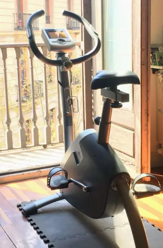 Bicicleta Estática pantalla digital con manual.