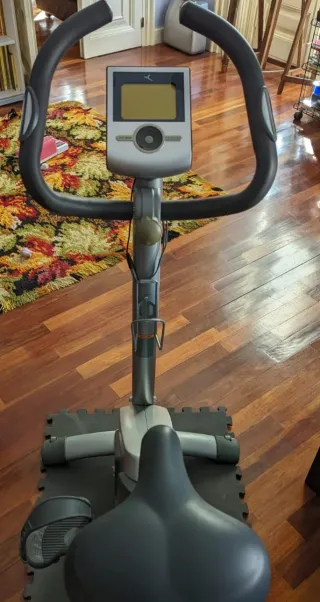 Bicicleta Estática pantalla digital con manual.