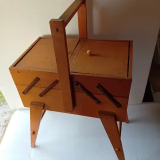 Scatola Cucito Vintage in Legno