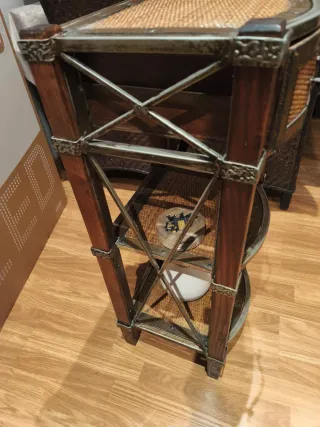 Mesita auxiliar vintage madera,mimbre y metal