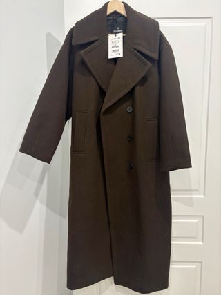 Abrigo Pull&Bear marrón largo
