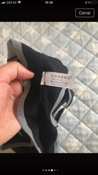 Top deportivo negro y gris